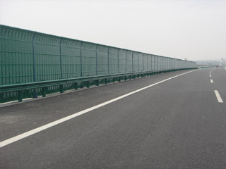 公路聲屏障